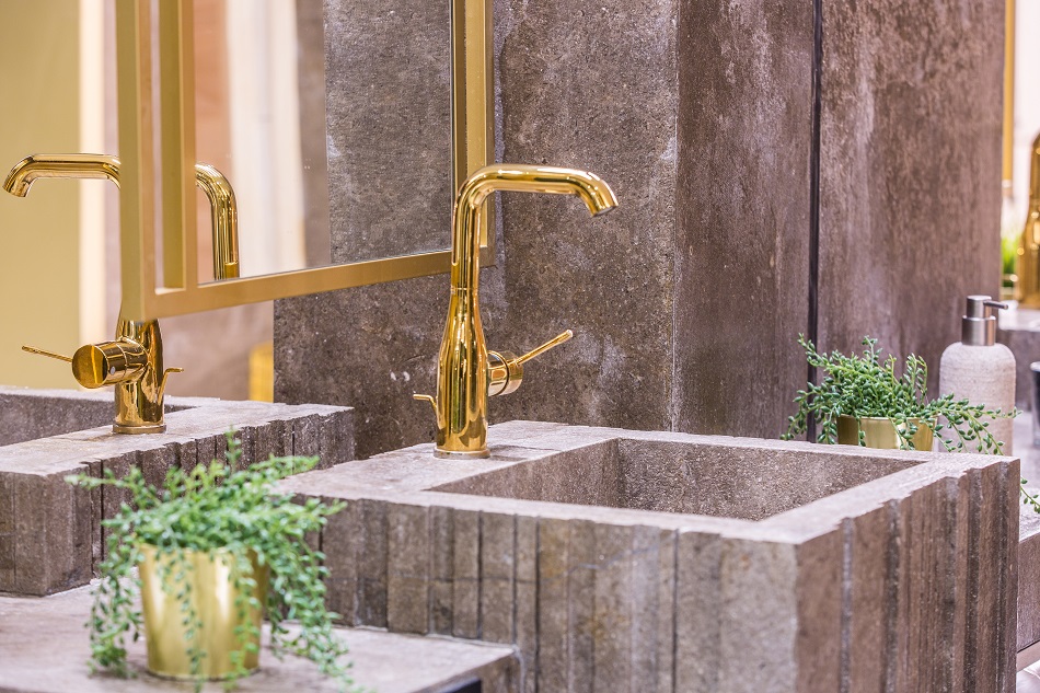 Core-Gym-Marble-bathroom-Massive-Contracting