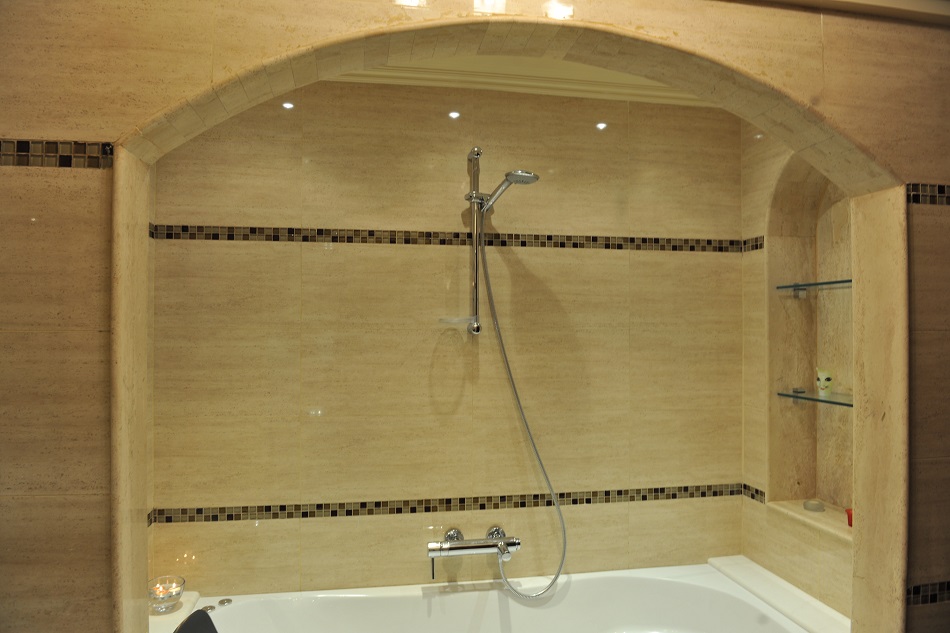 lake-view-marble-bath-massive