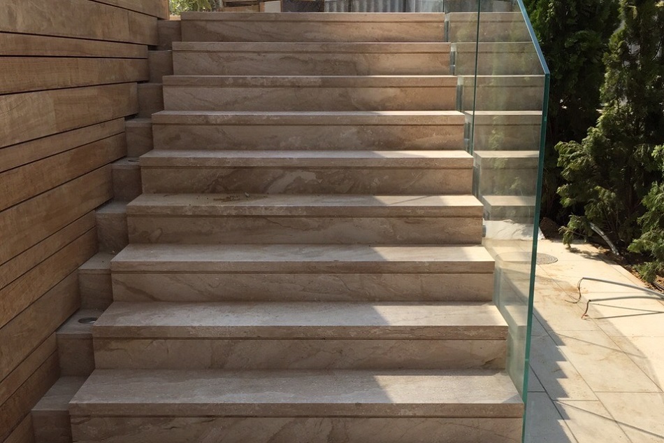 marble-stairs-ketamaya-heights-massive-contractors